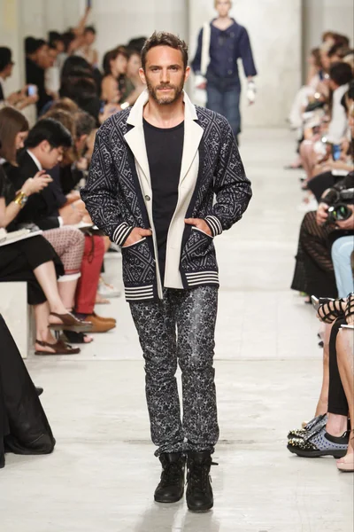 Look 24